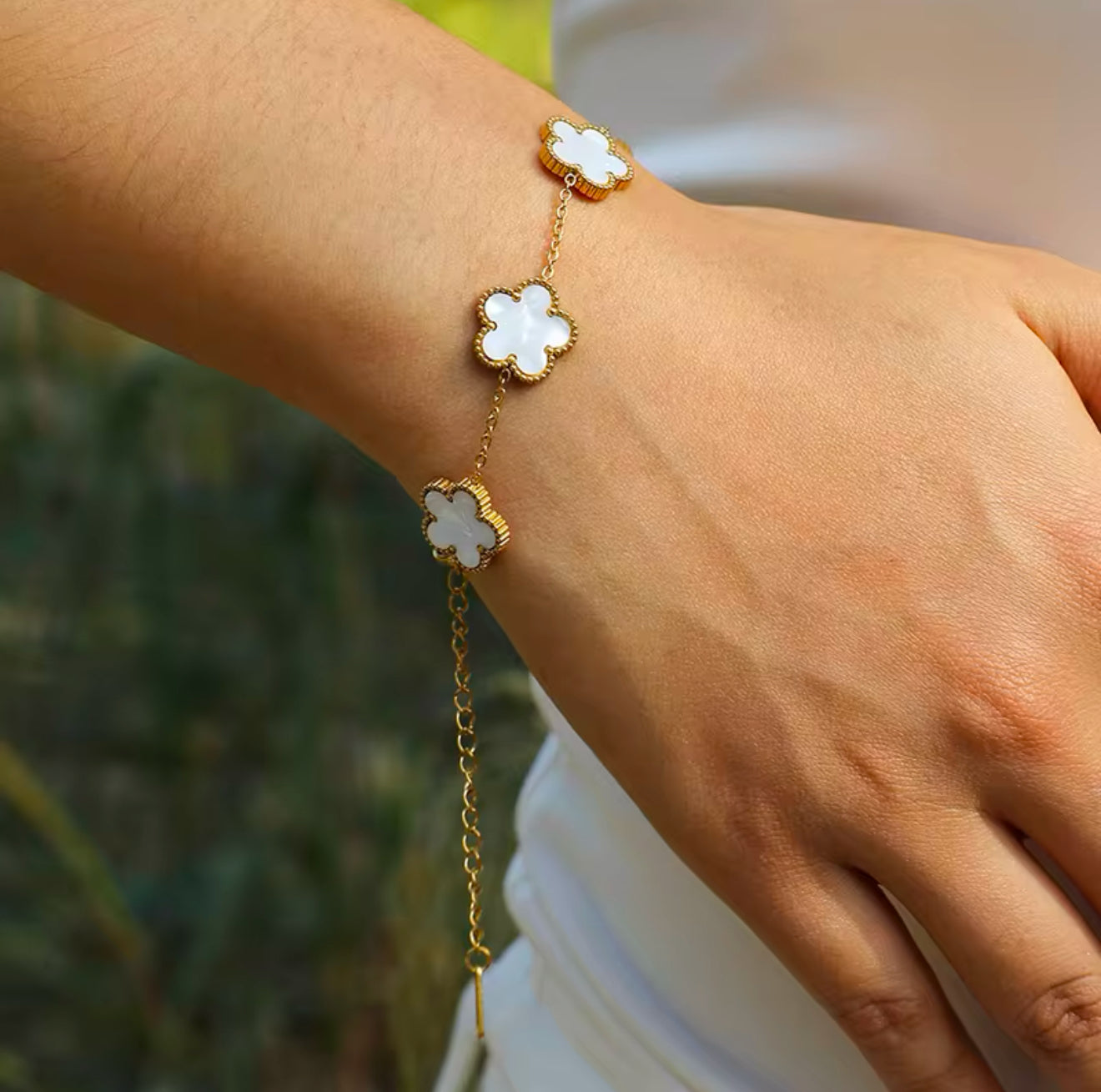 Lilian 18K Plated Stainless Steel White 5 Petal Flower Pearlescent Bracelet