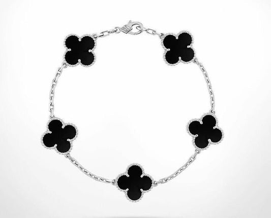Silver Vintage Motif Bracelet in 5 4-Clover Onyx Motifs